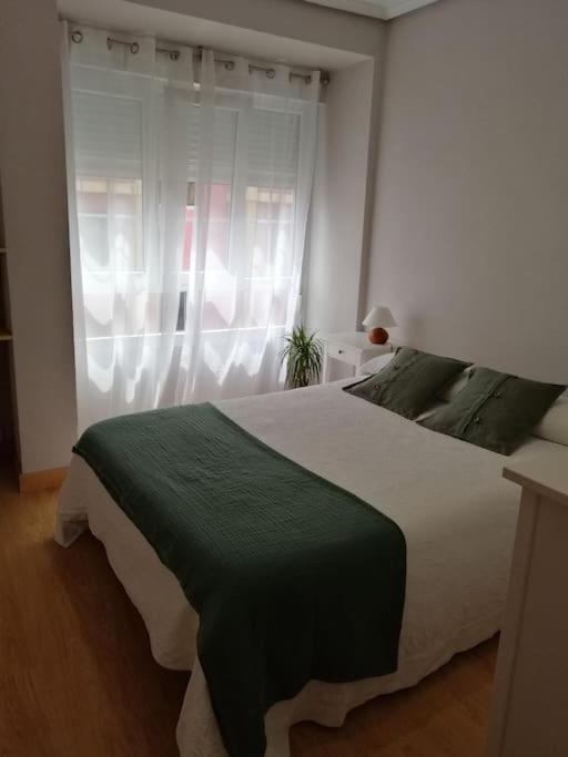 Piso Completo Cerca De Estacion Bus, Tren Y Ferrys Appartement Santander Buitenkant foto